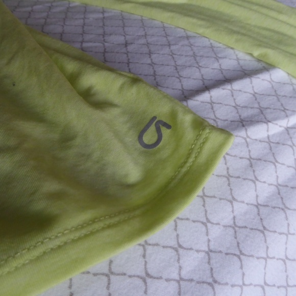 Yellow Gap Long Sleeve With Open Back - Picture 2 of 4